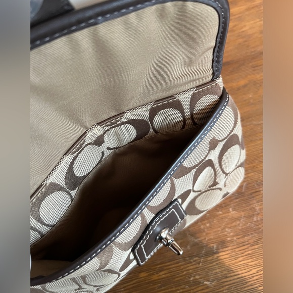 Pre-Owned Coach Legacy Brown Signature Wristlet - Picture 5 of 8